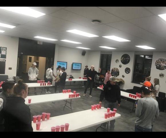 Root Beer Pong Tournament in 的 Teton Lounge.
